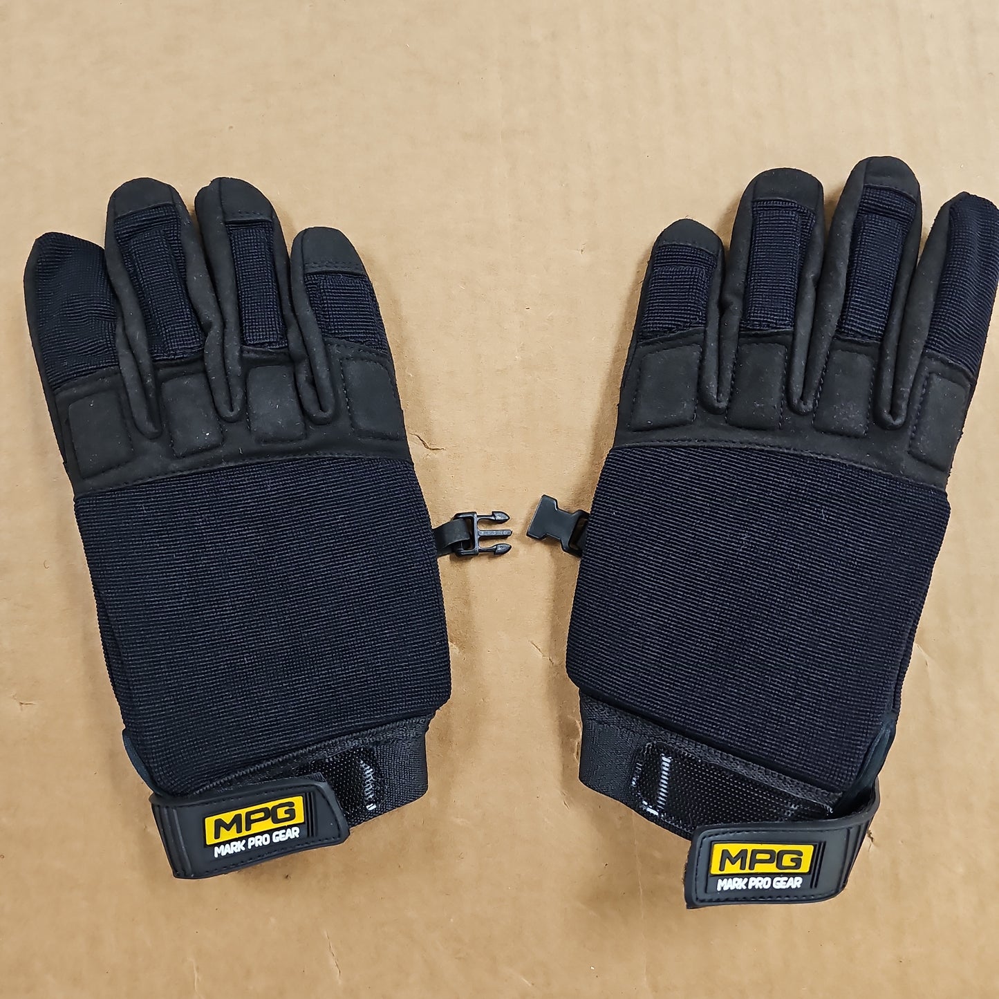 Gloves: Padded, Adjustable Strap, Size Small (New Style) FFBHHND1SBK